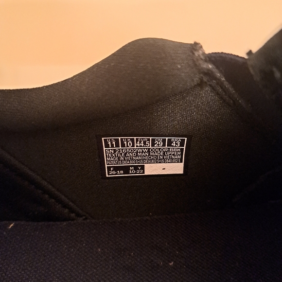 COPY - SKECHERS Air Cooled New - Picture 3 of 4